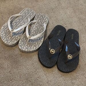 Michael Kors Flip Flops Set - Black and White